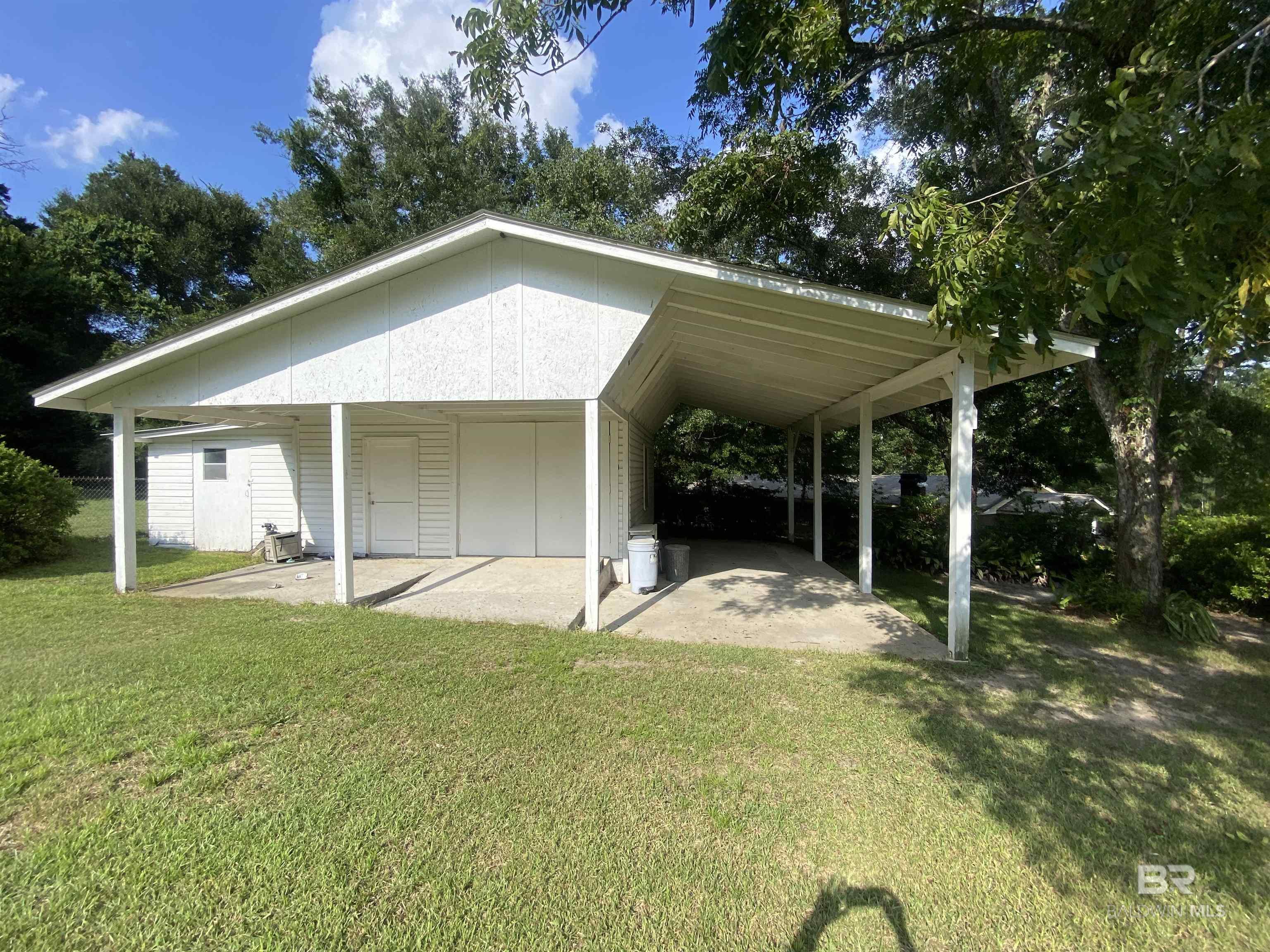 404 N Forest Hill Drive