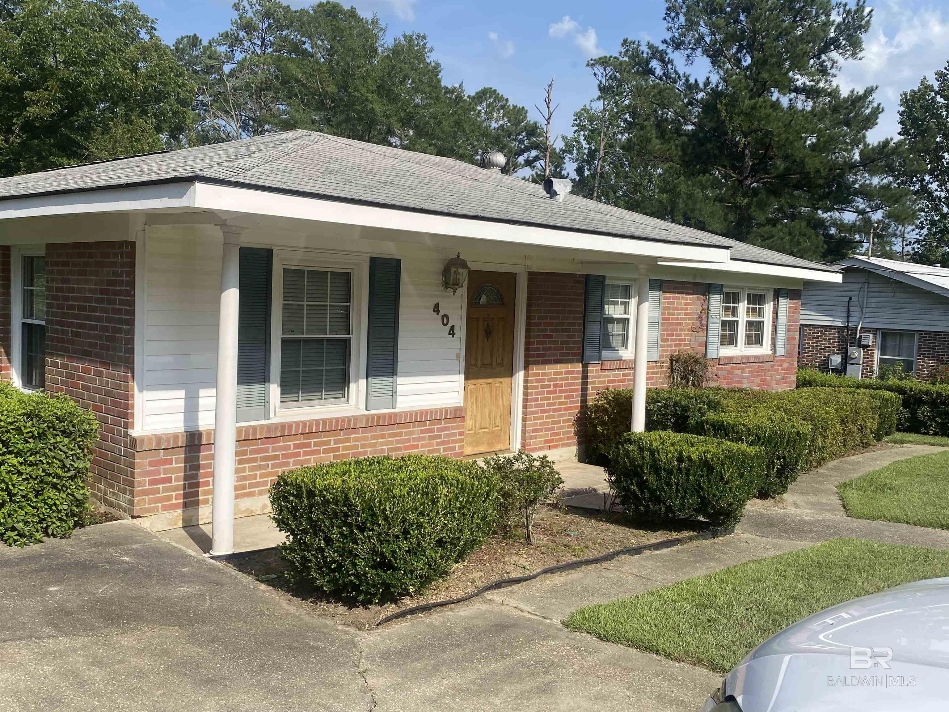 404 N Forest Hill Drive