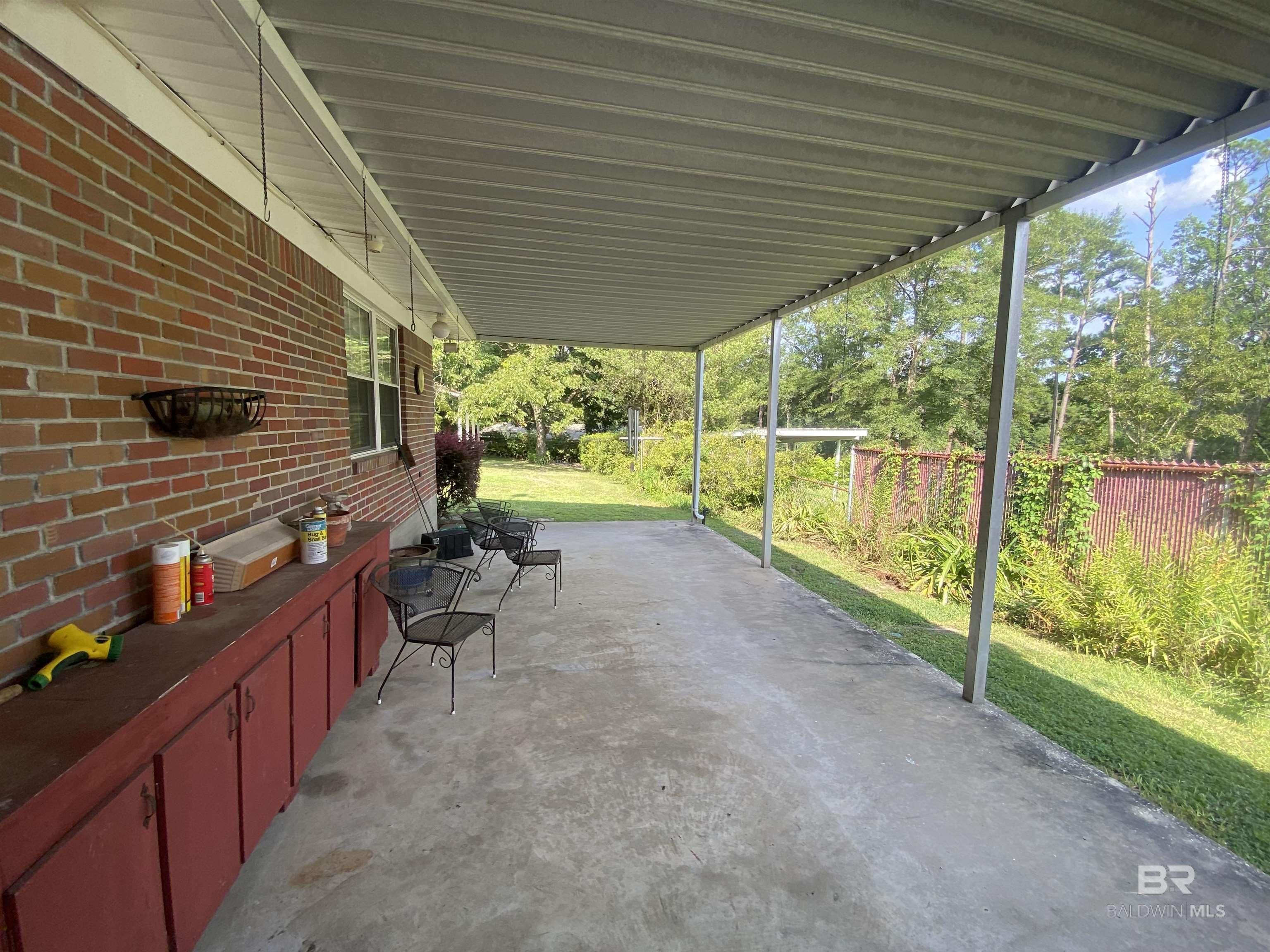 404 N Forest Hill Drive