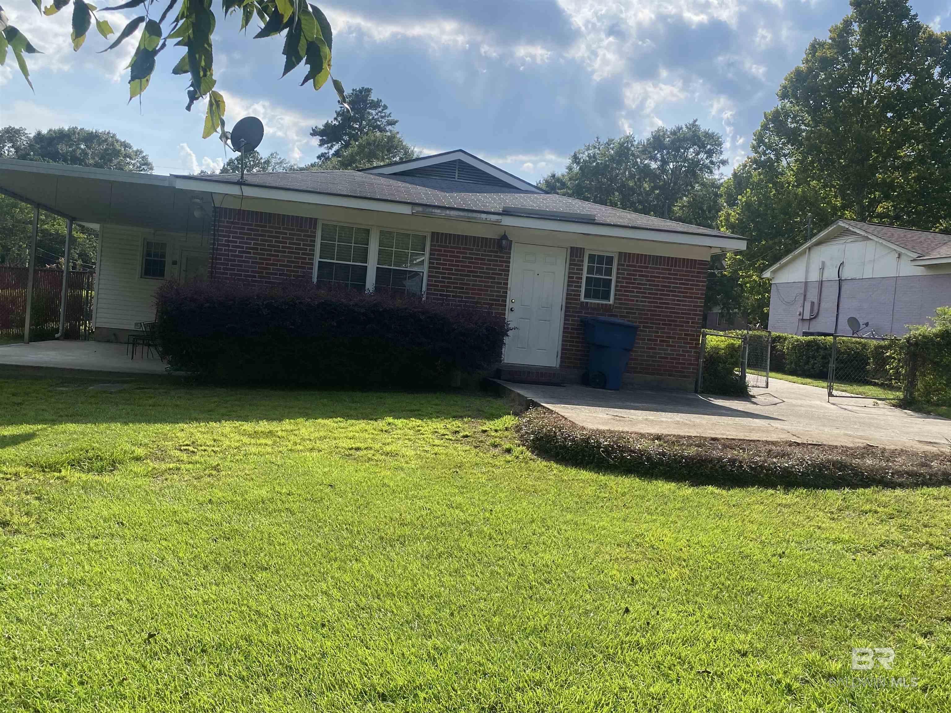 404 N Forest Hill Drive