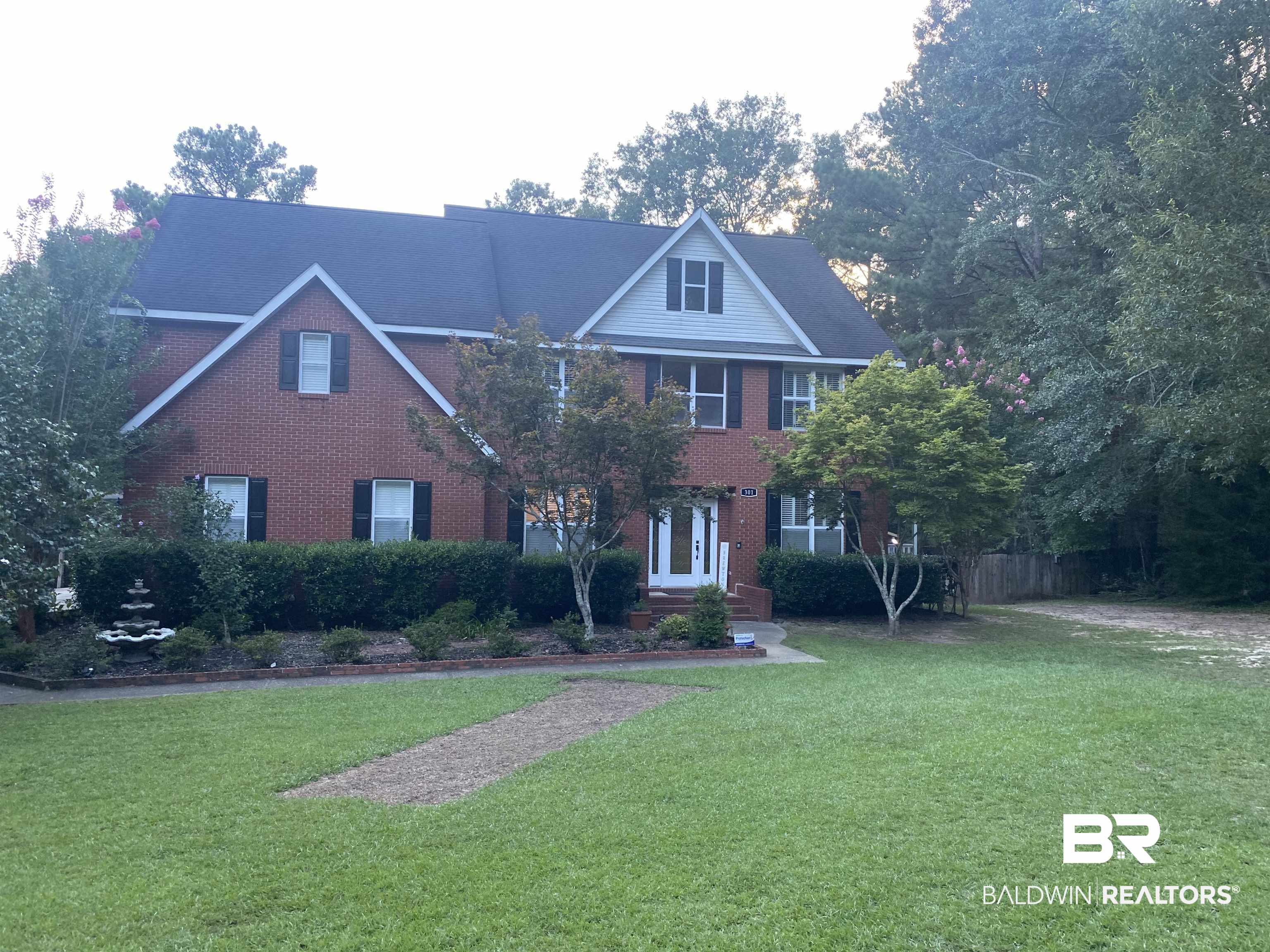 301 Long Boulevard