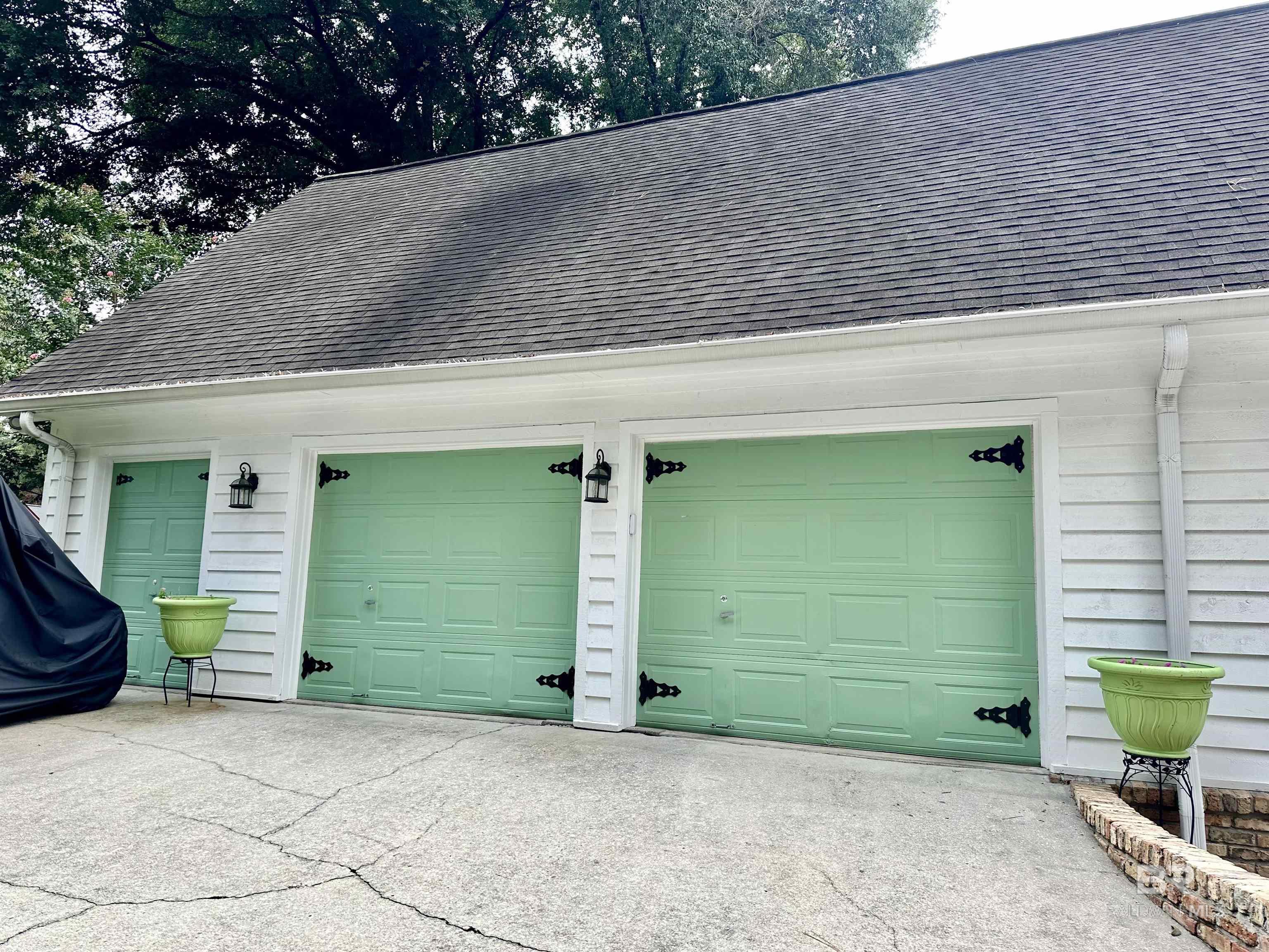 150 Brooks Boulevard