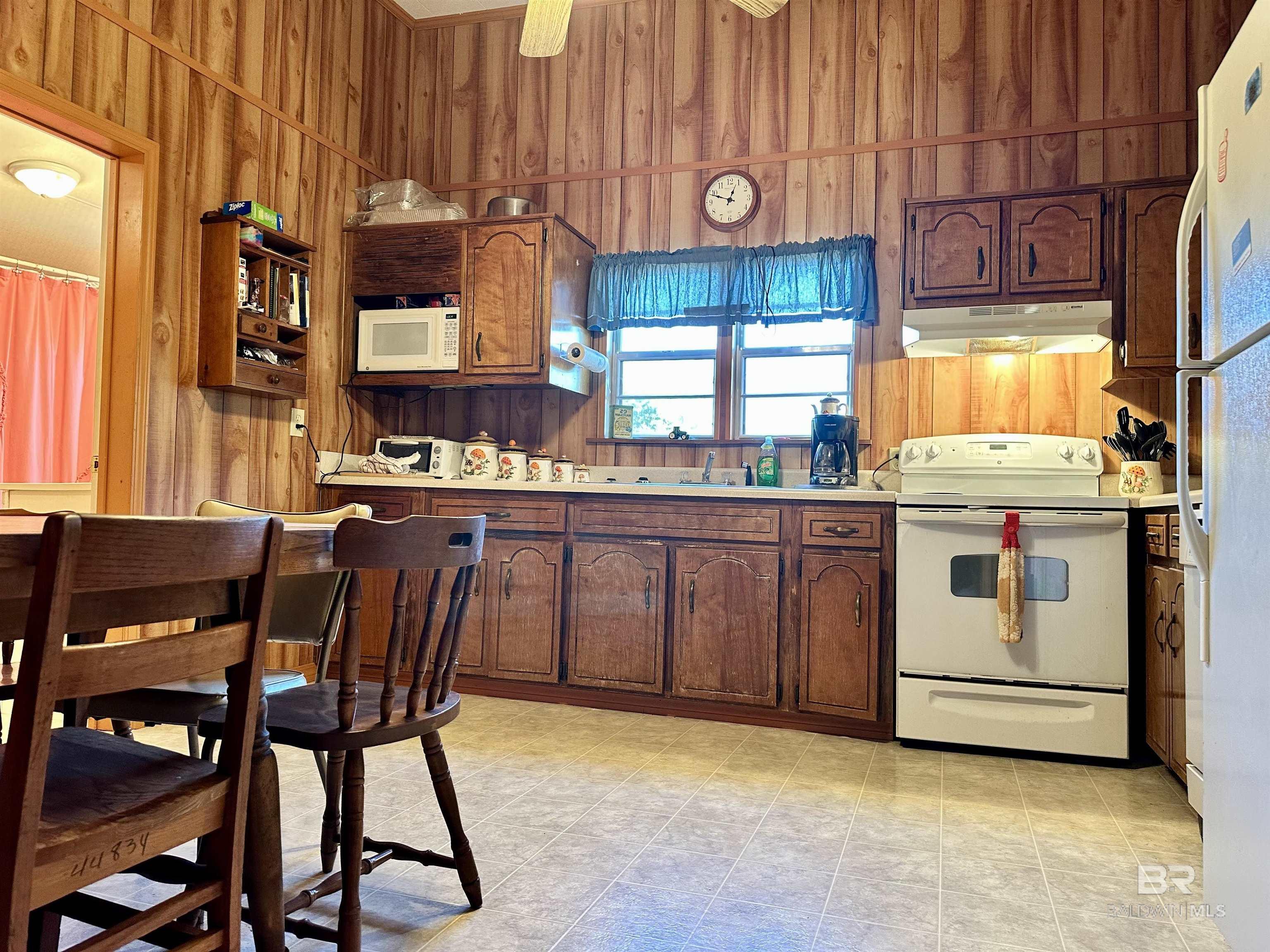 21220 County Road 6