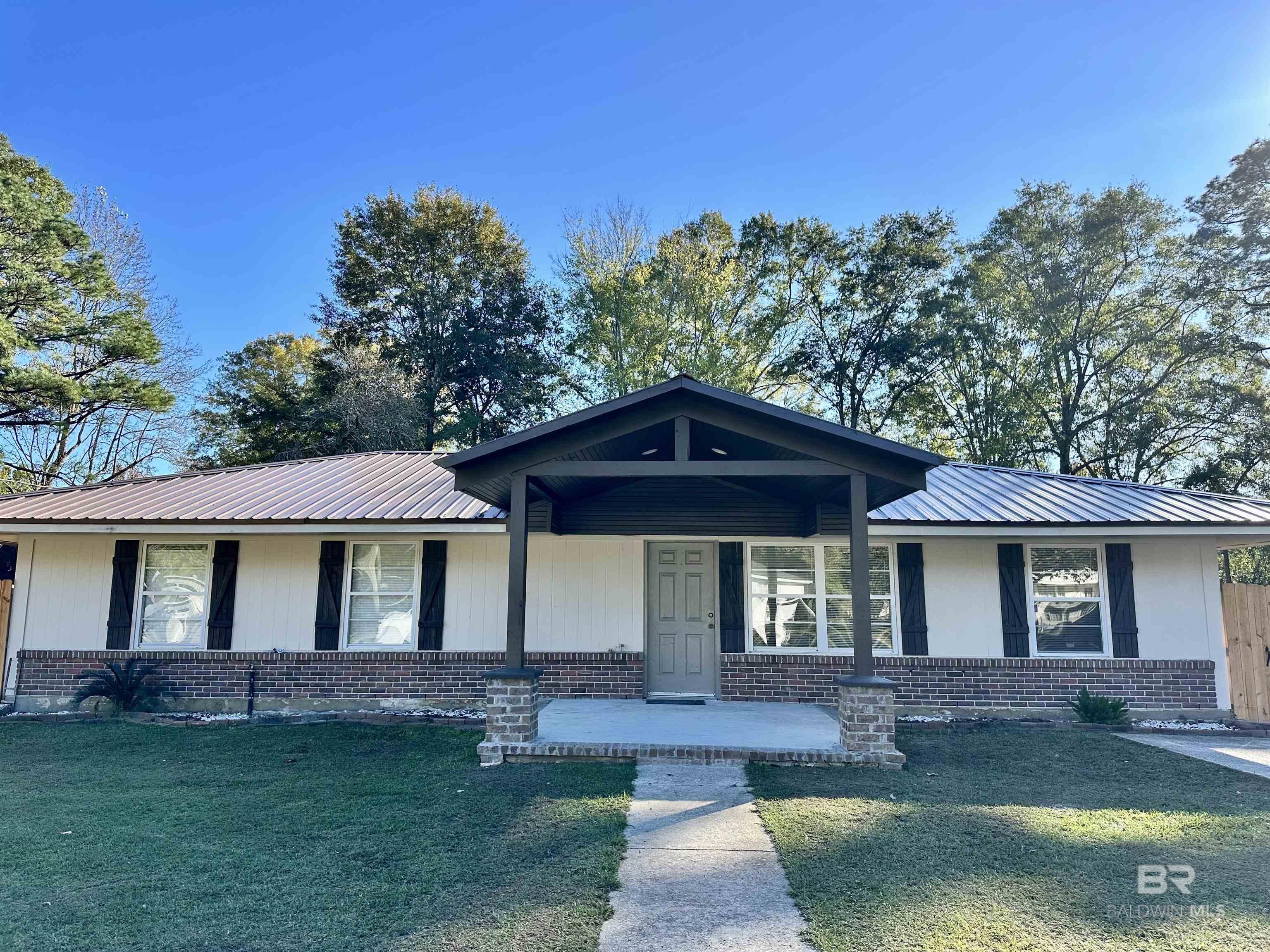 110 Lynnbrook Drive