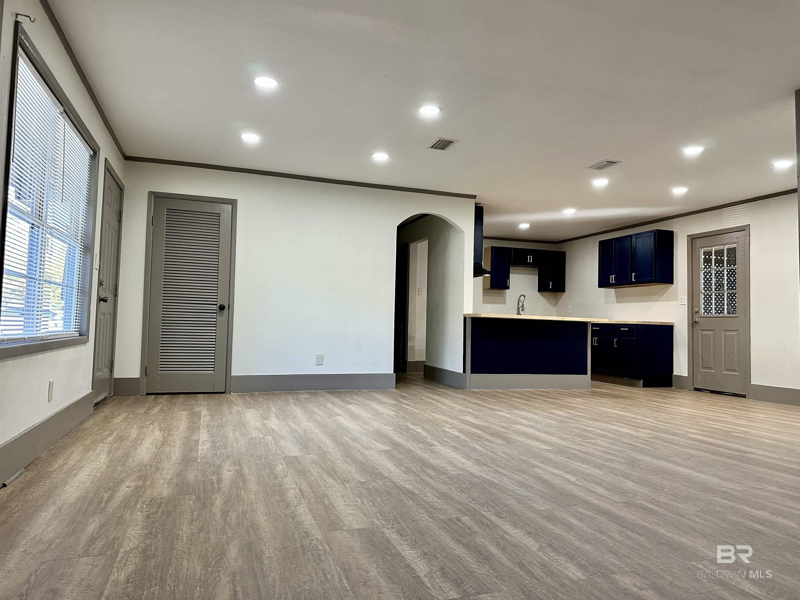 110 Lynnbrook Drive