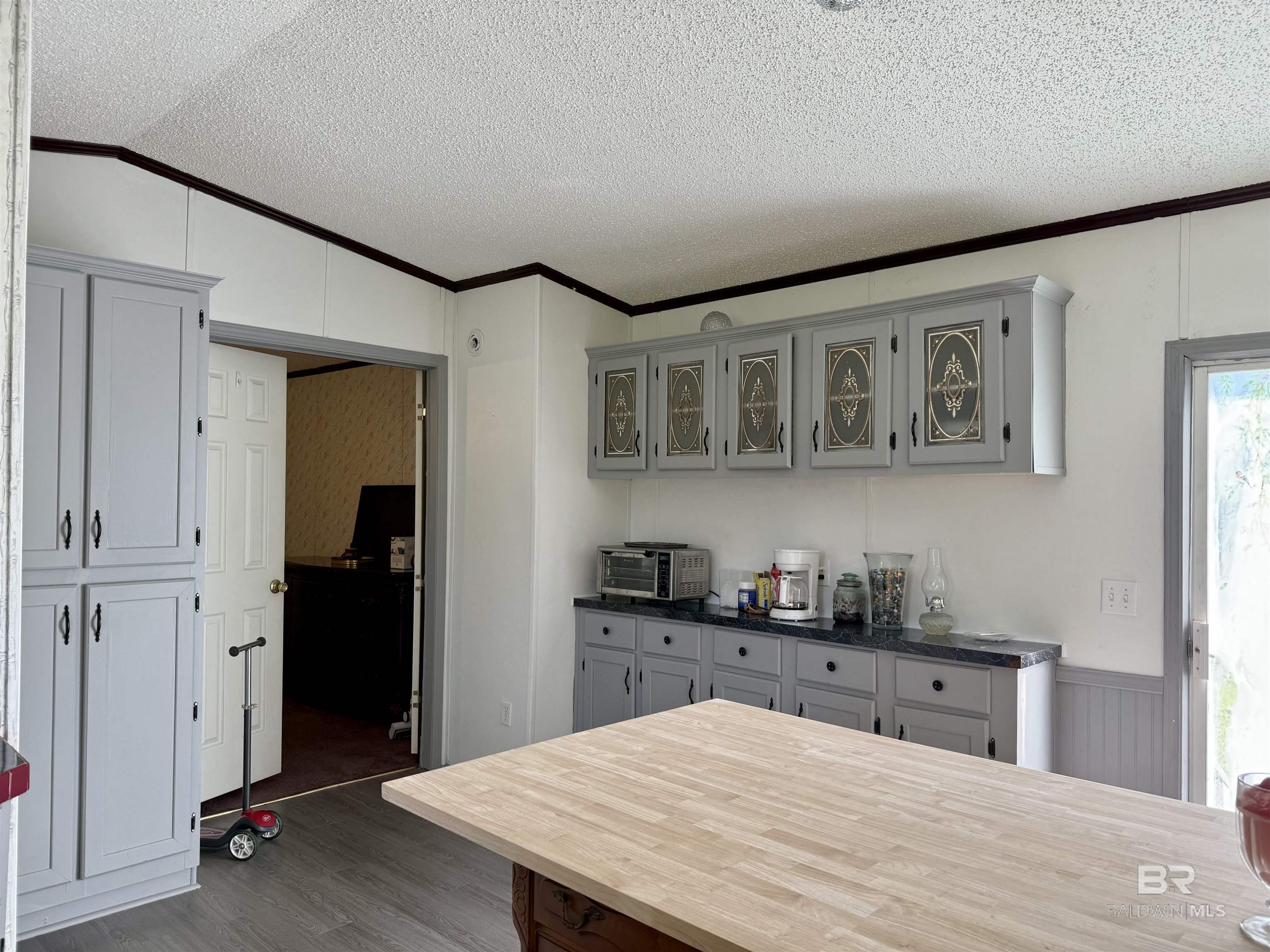 818 Twin Bridges Road