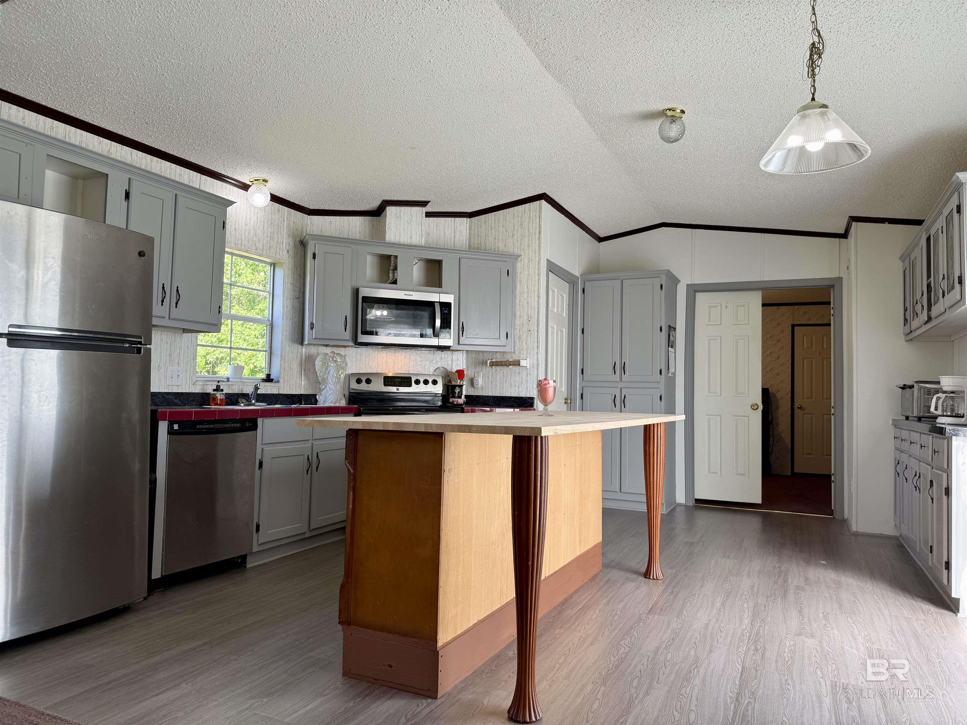 818 Twin Bridges Road