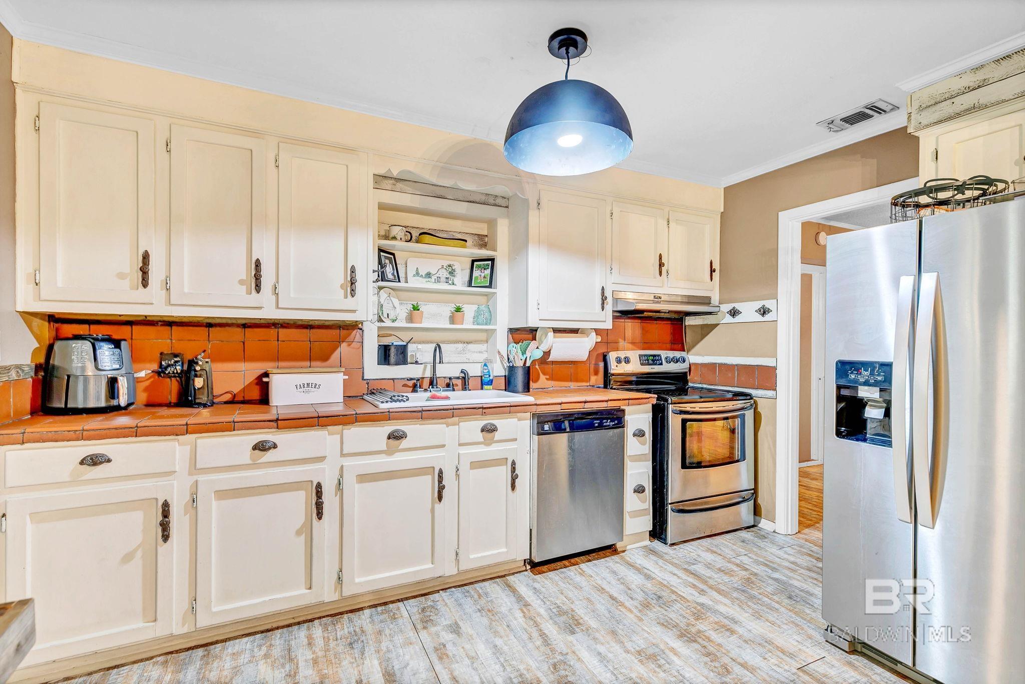 104 E Shore Drive
