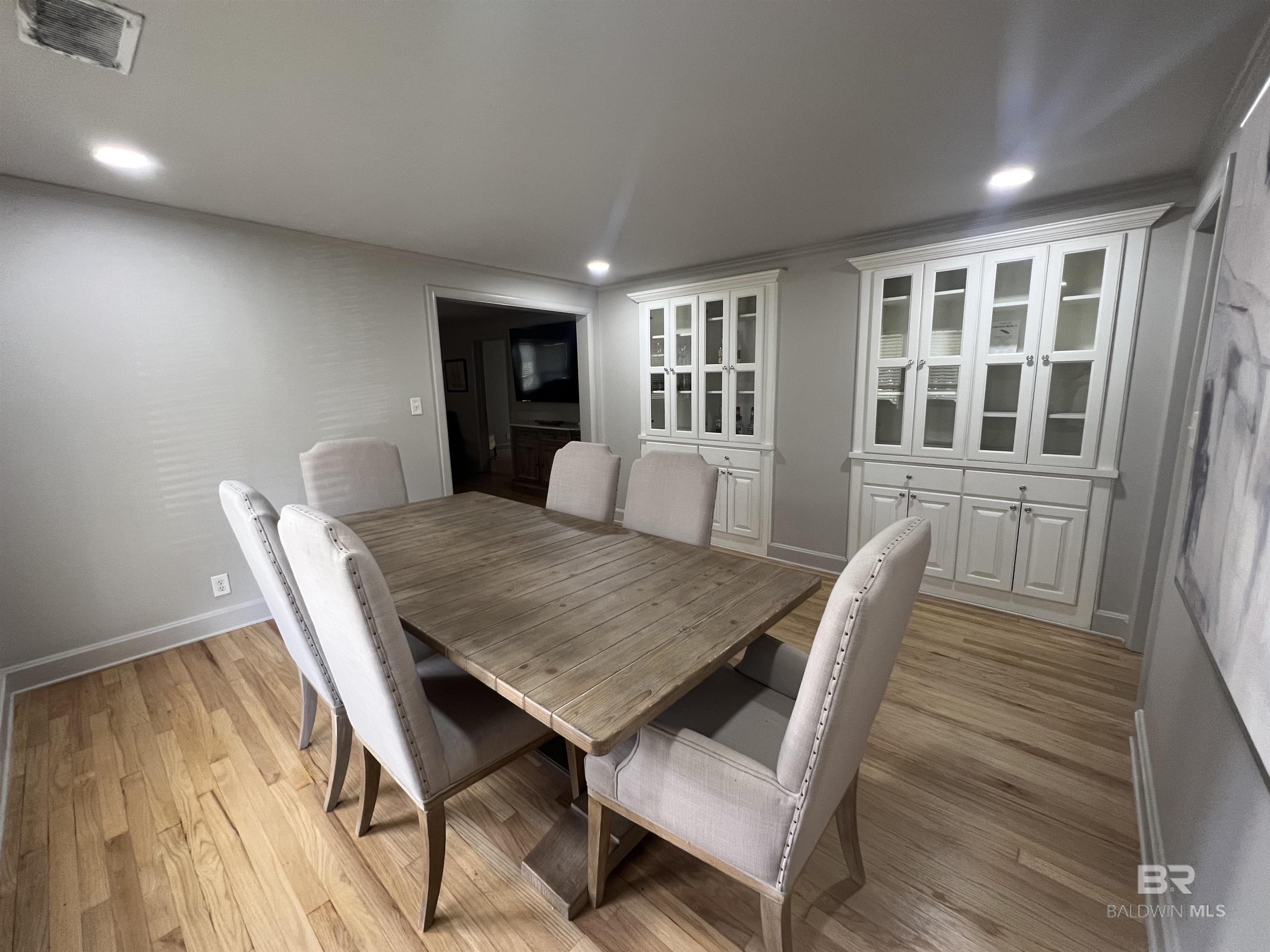 800 Bellevile Avenue