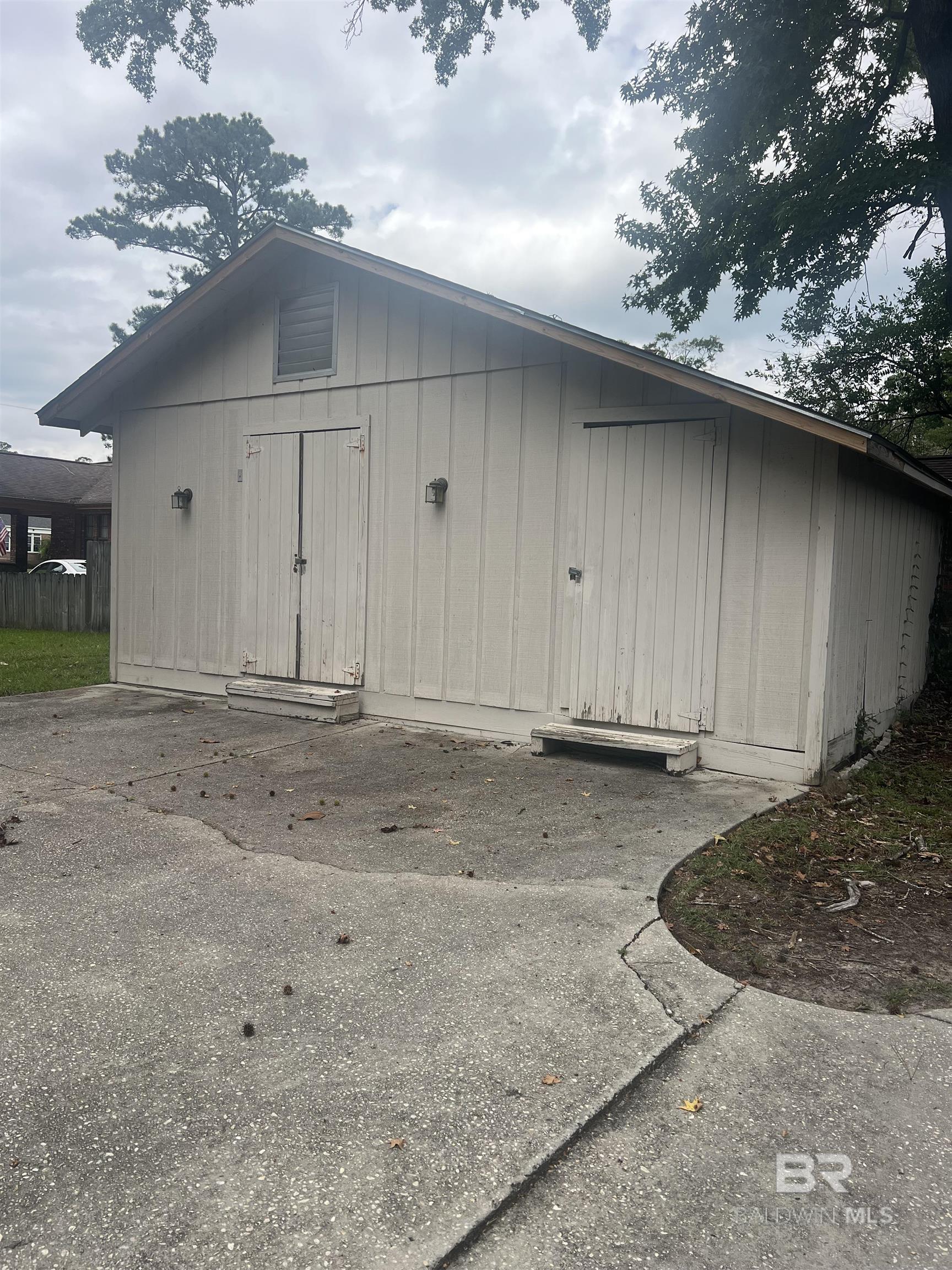 800 Bellevile Avenue