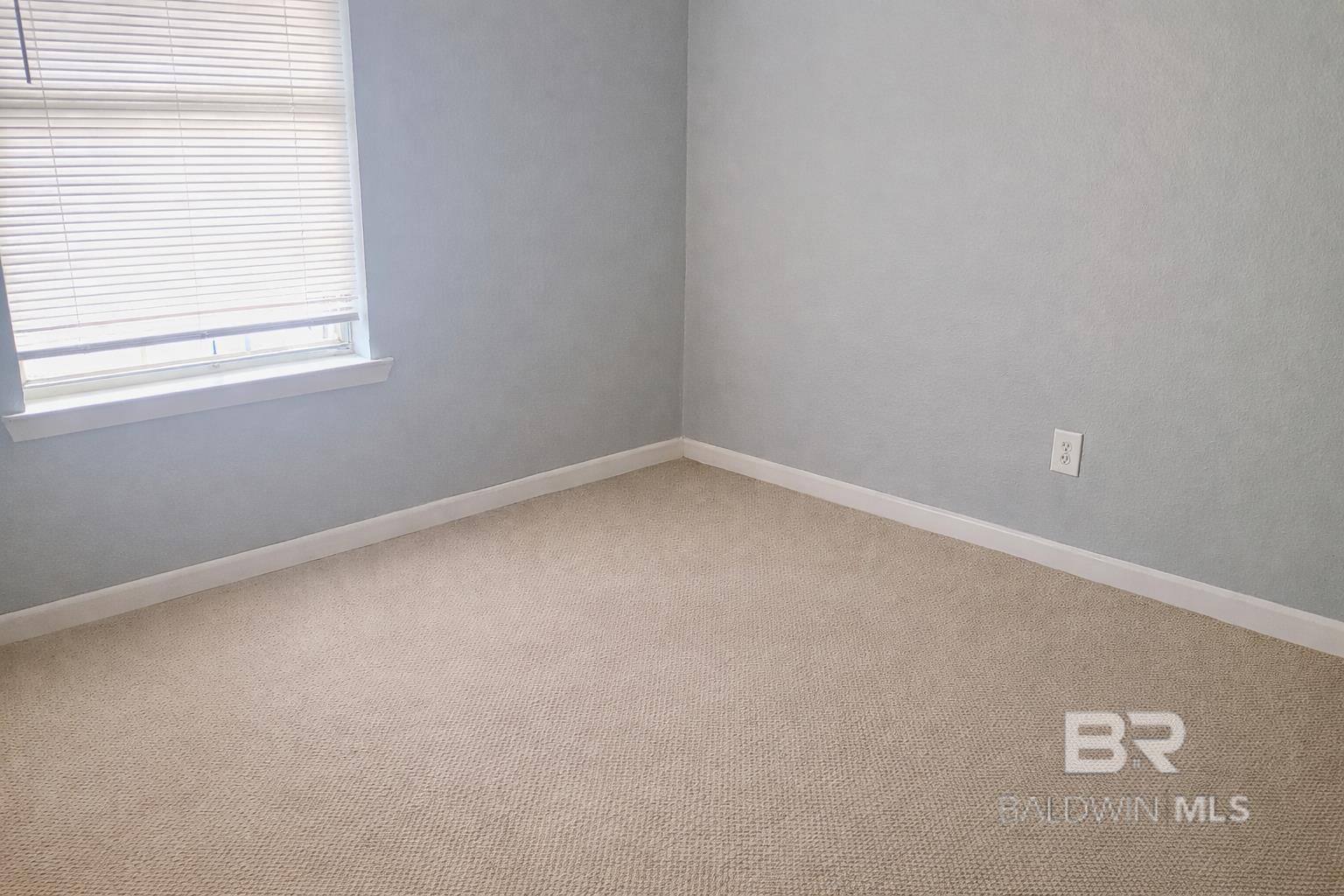 403 E Underwood Street