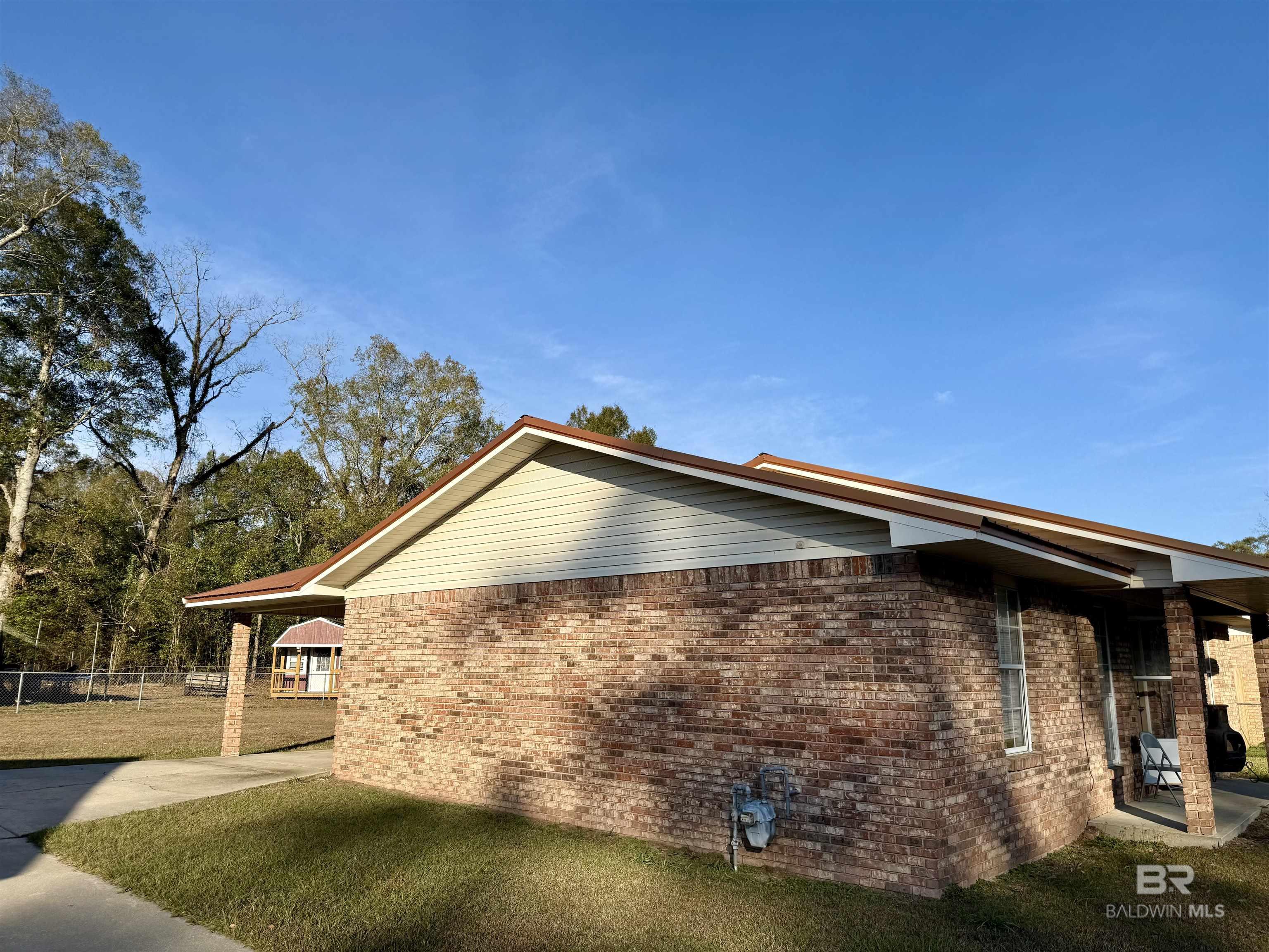 403 E Underwood Street