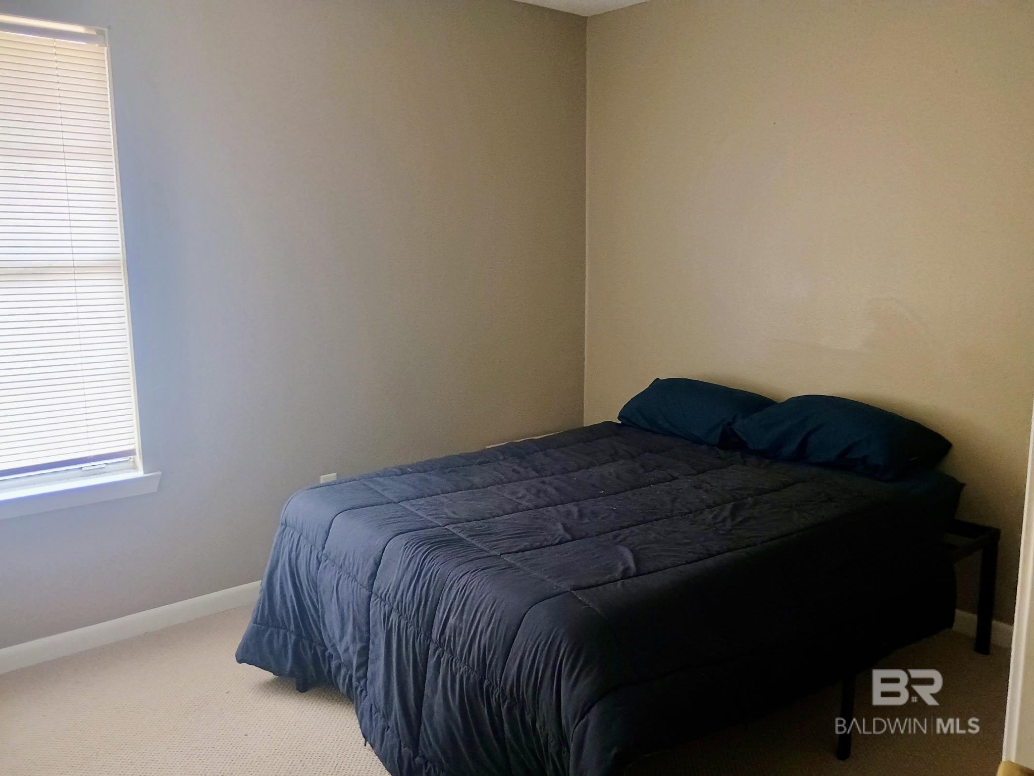 403 E Underwood Street