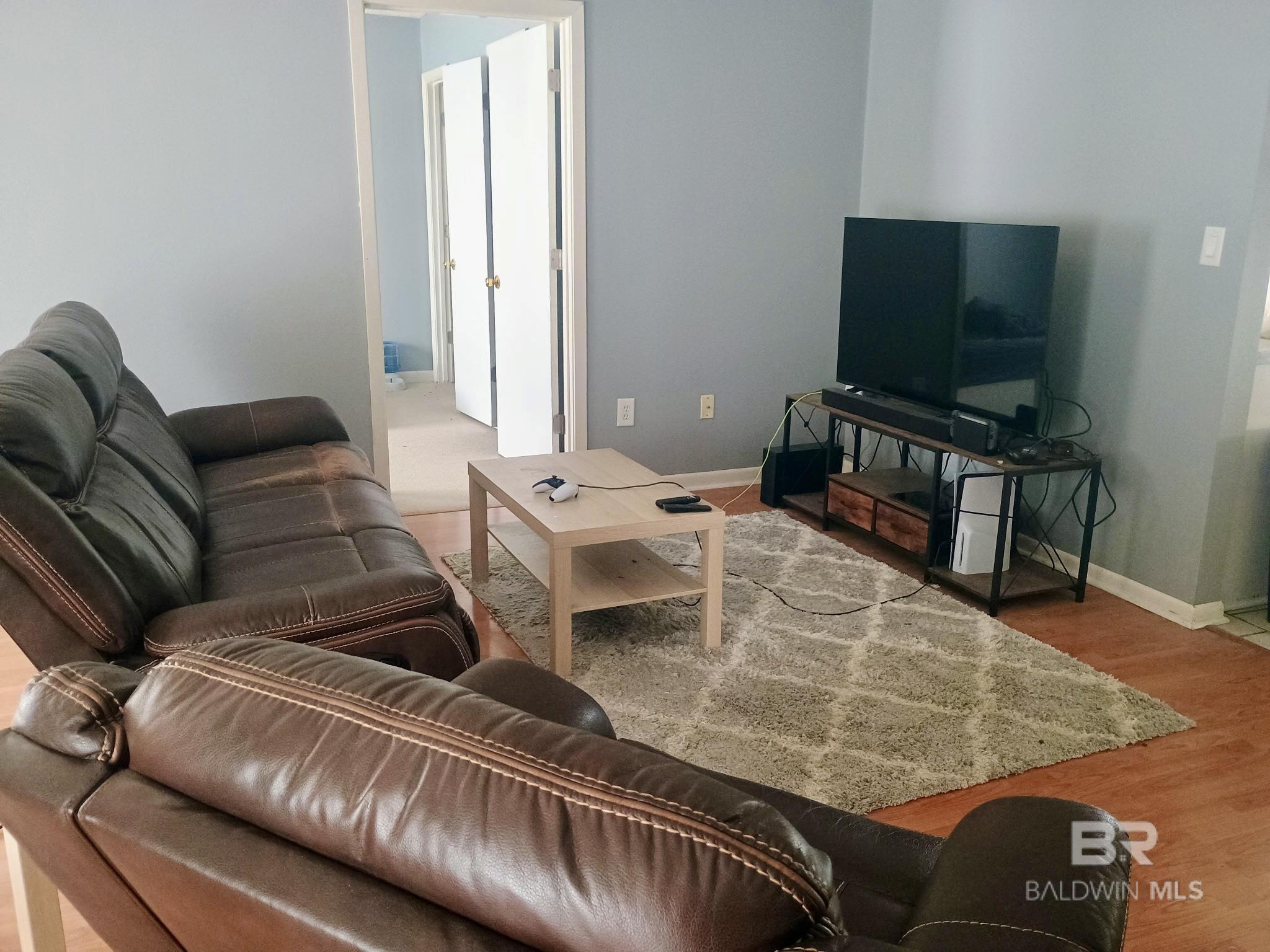 403 E Underwood Street