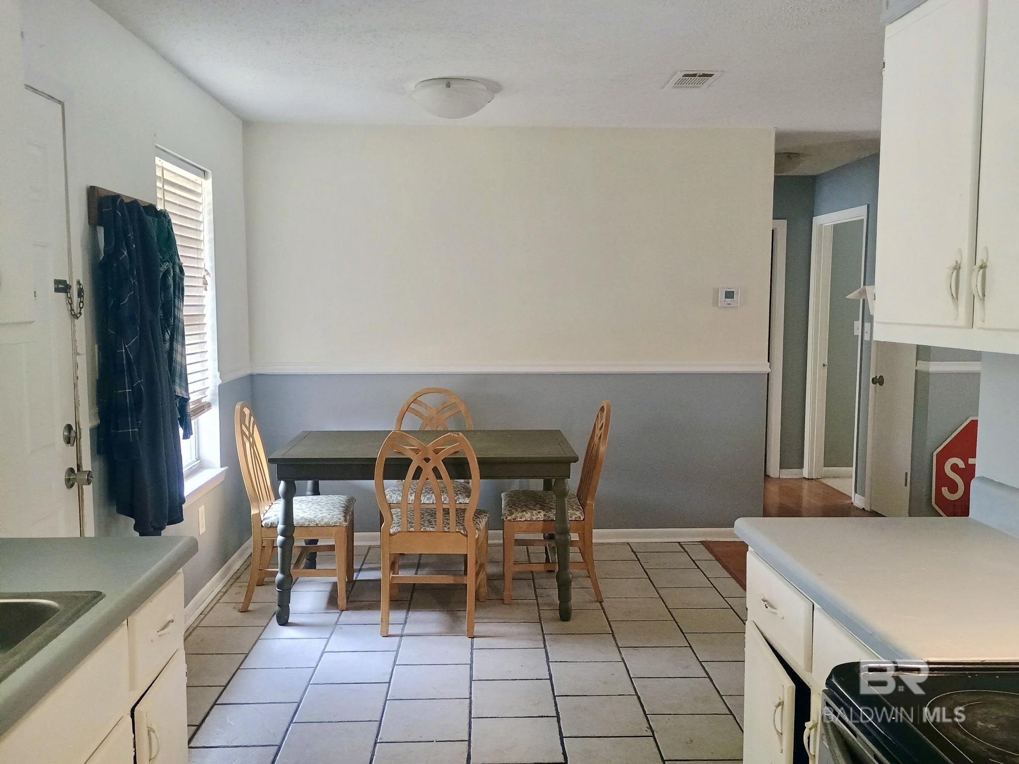 403 E Underwood Street