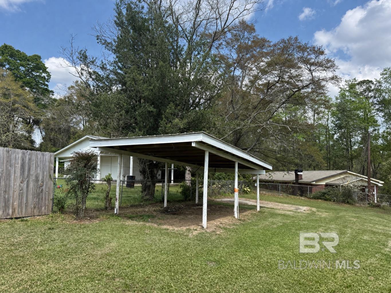 402 N Forest Hill Drive