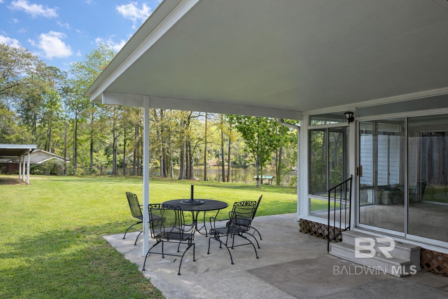 402 N Forest Hill Drive