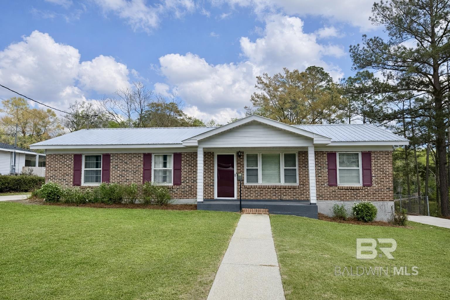 402 N Forest Hill Drive
