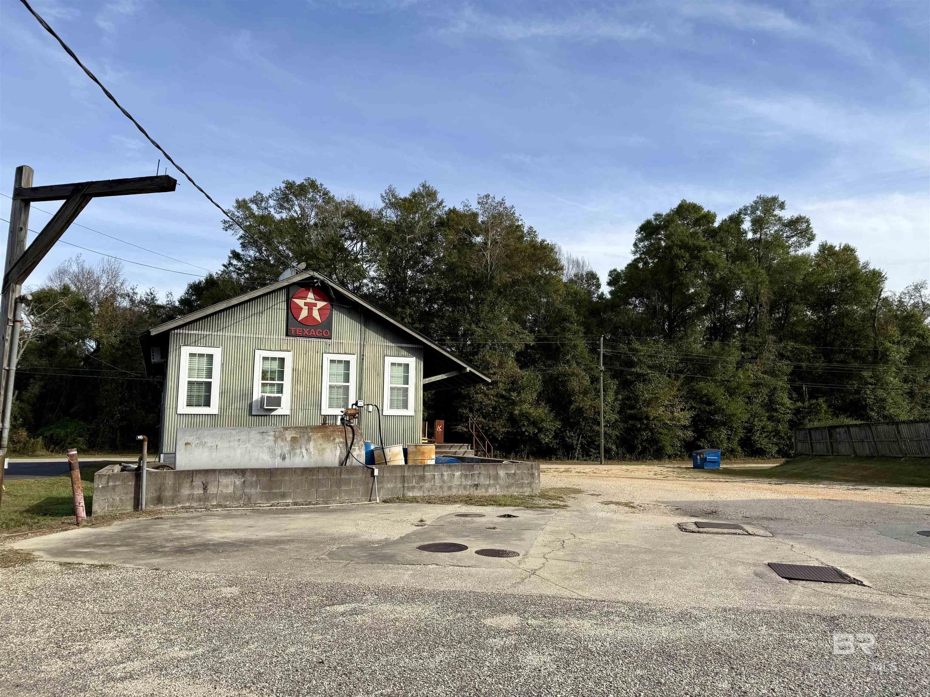 585 South Boulevard
