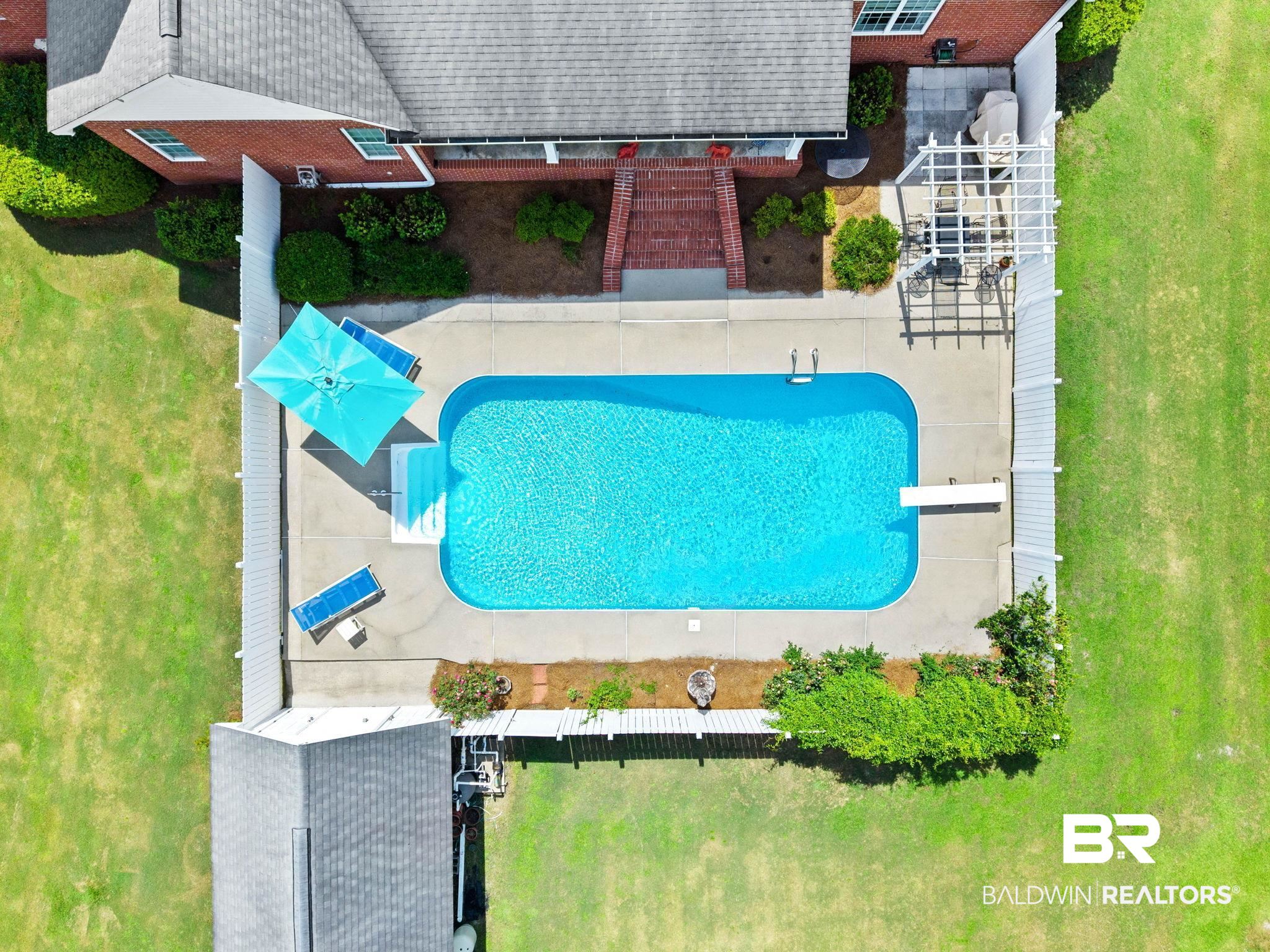 102 Brooks Boulevard
