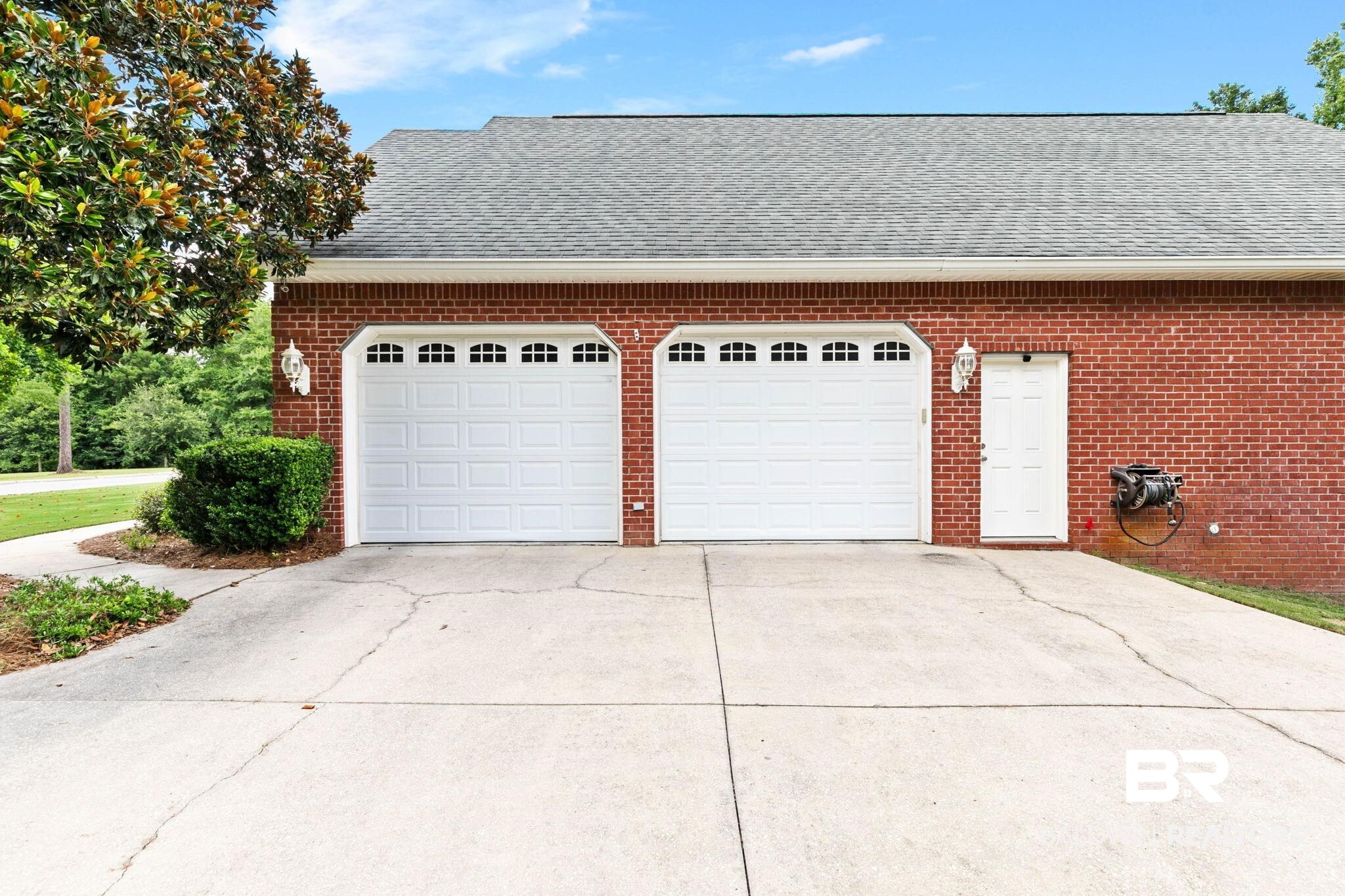 102 Brooks Boulevard