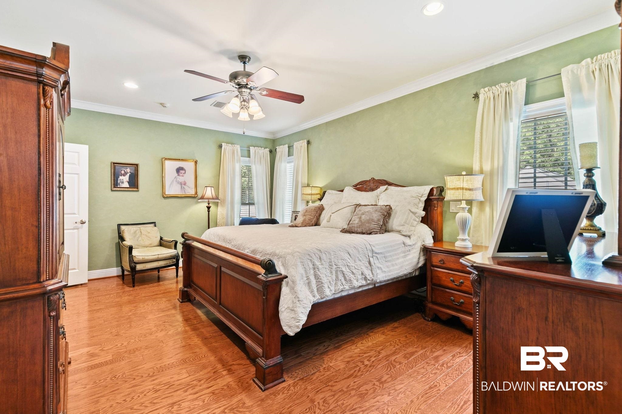 102 Brooks Boulevard