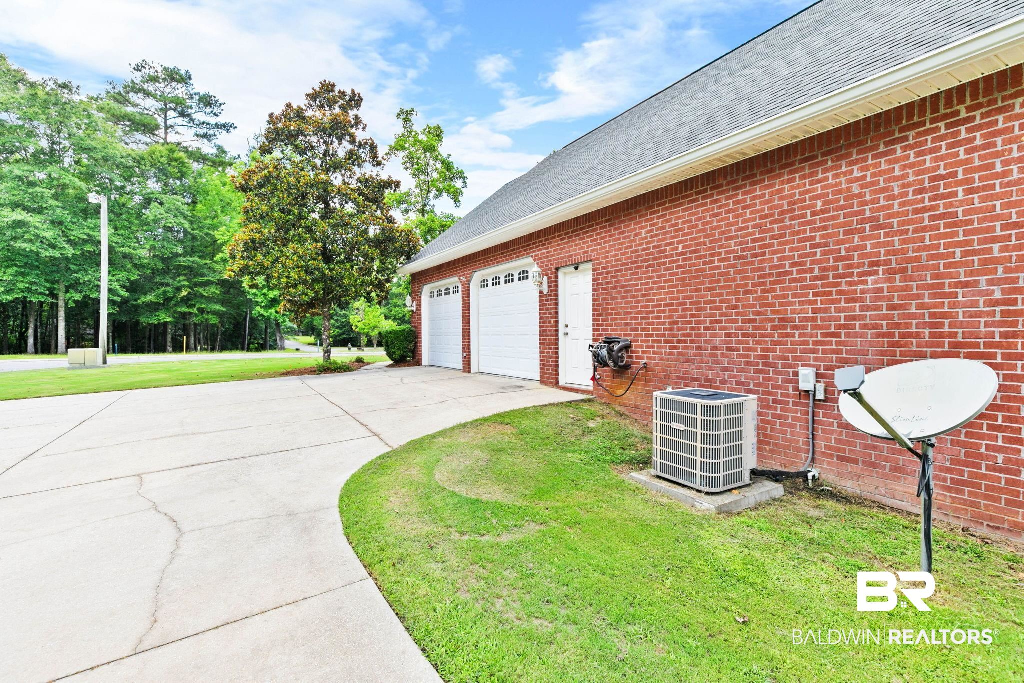 102 Brooks Boulevard