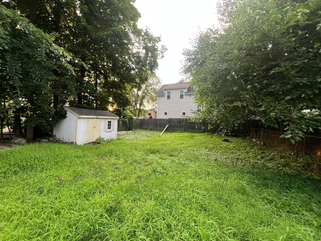 11 River St