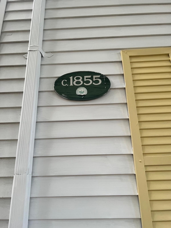 11 River St