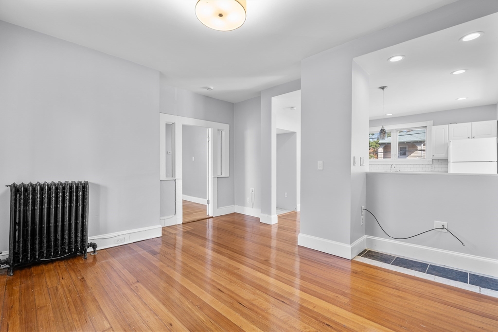 52 Selwyn St # 1