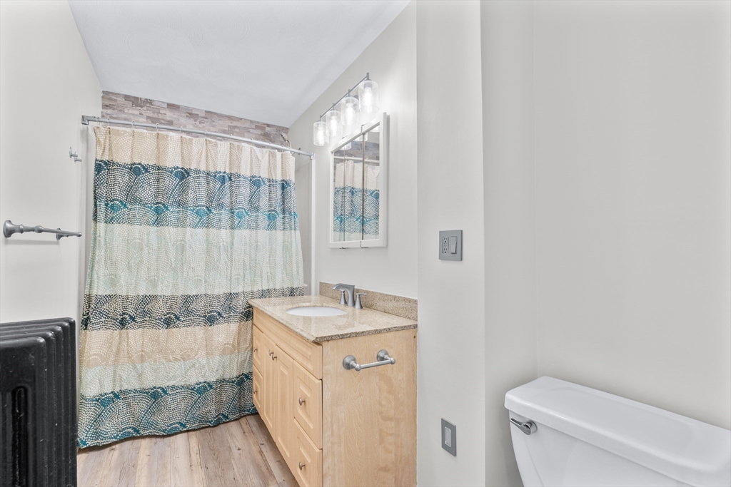 52 Selwyn St # 1