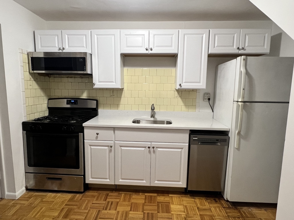 87R Madison St # 1R