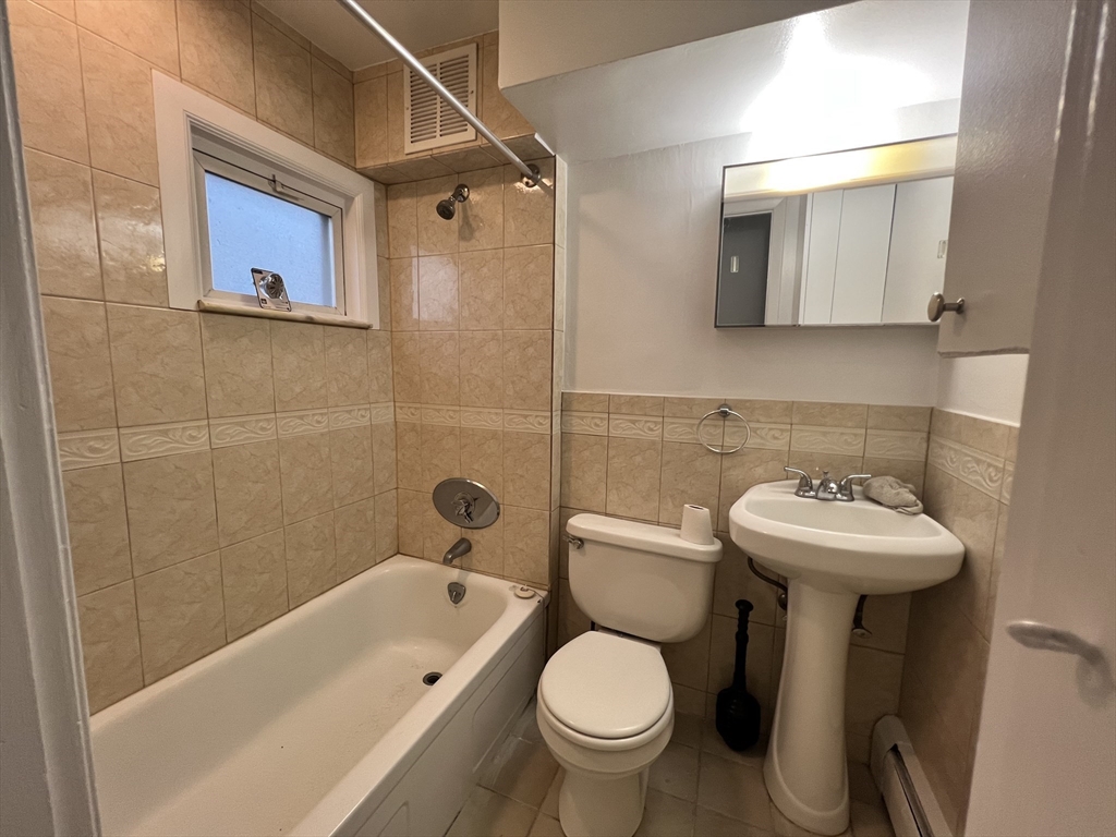87R Madison St # 1R