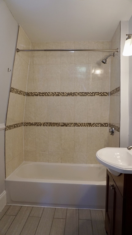 104 Robinwood Ave # 2