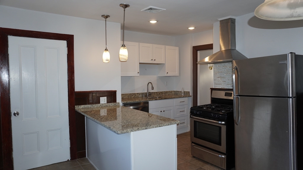 104 Robinwood Ave # 2