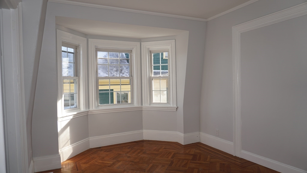 104 Robinwood Ave # 2