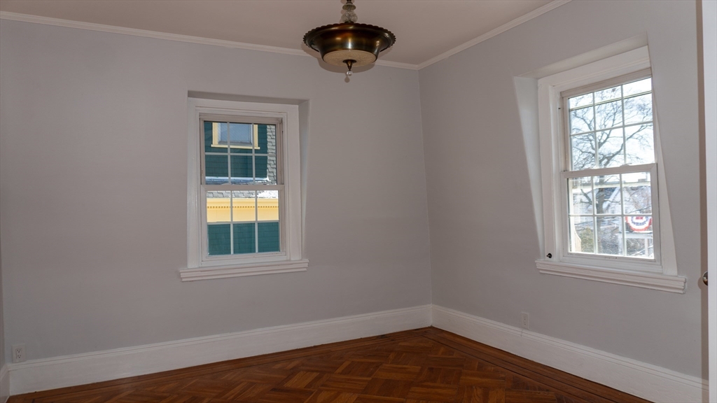 104 Robinwood Ave # 2