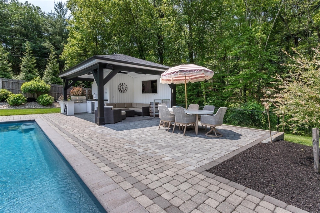 2 Overlook Rd