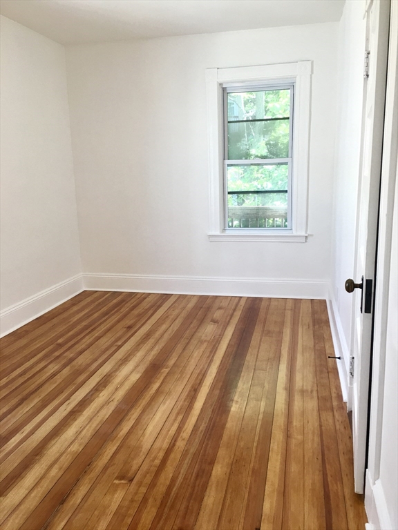 17 Rowell St # 1