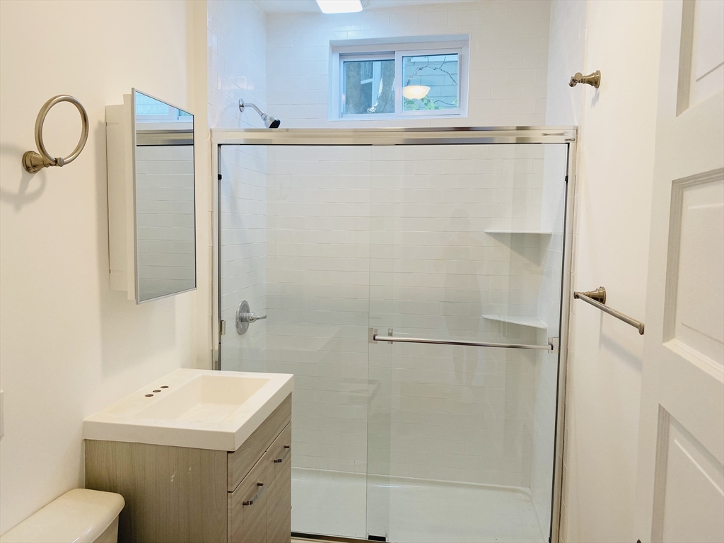 17 Rowell St # 1