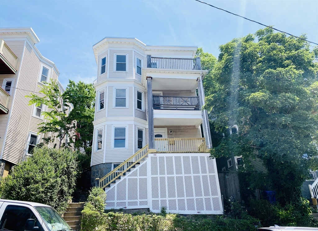 17 Rowell St # 1
