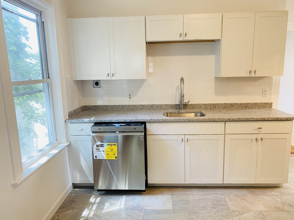 17 Rowell St # 1