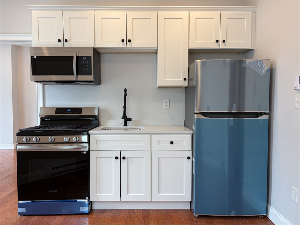 1909 Columbus Ave # 3