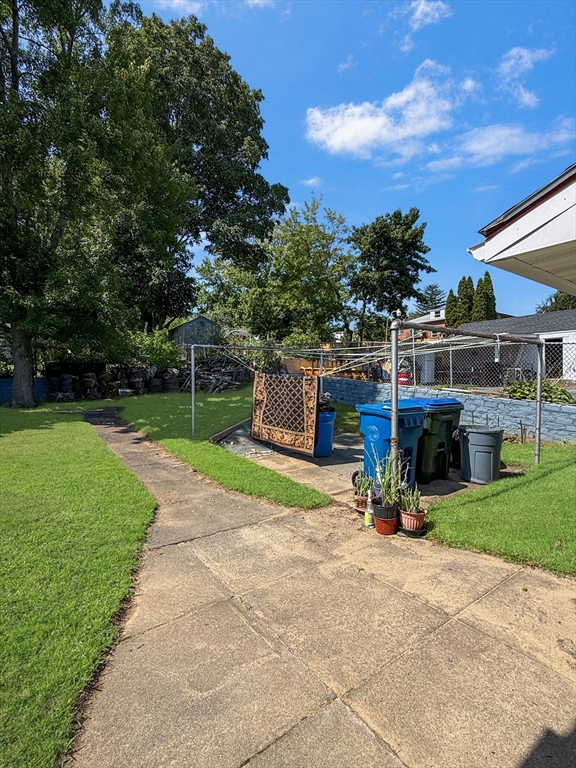 24 Woodland St