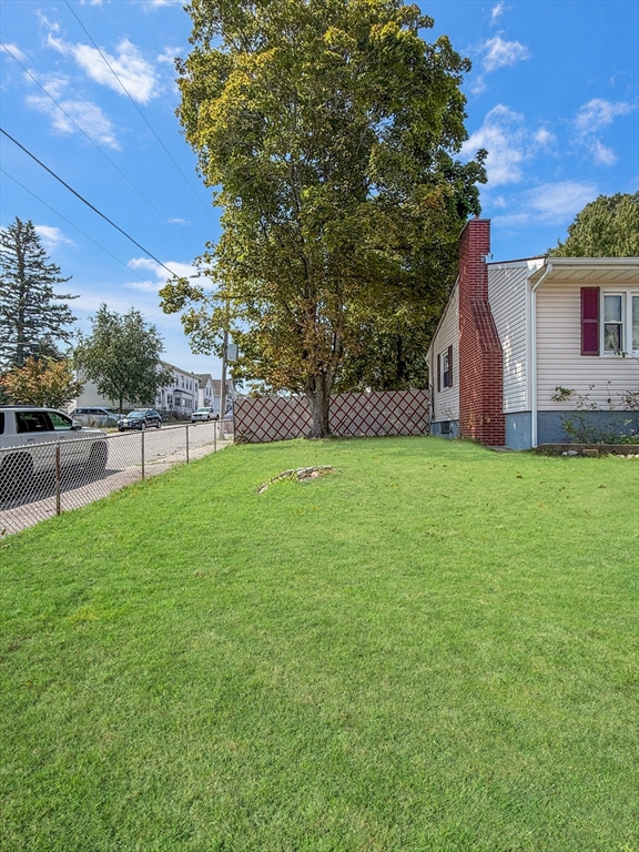 24 Woodland St