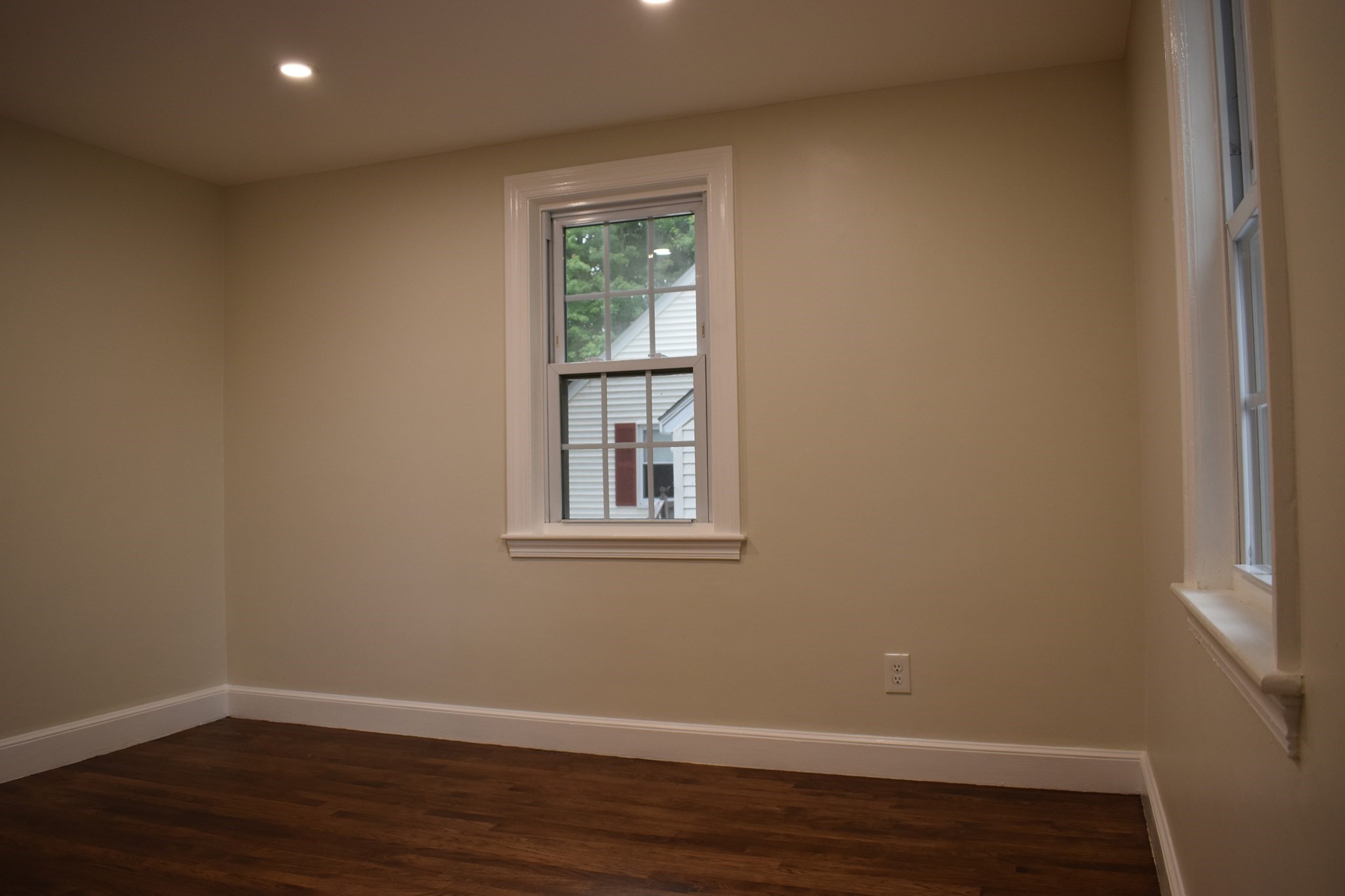 65 Thomas Rd