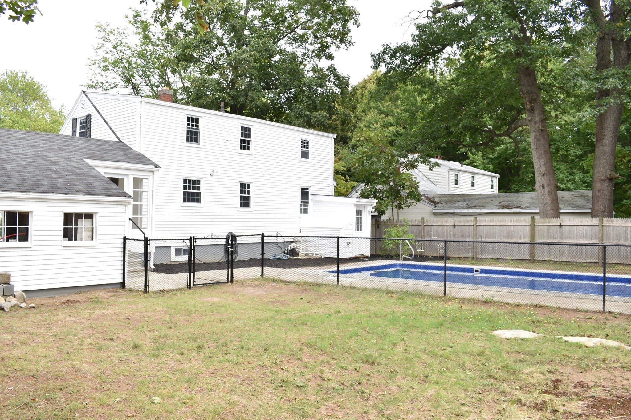 65 Thomas Rd