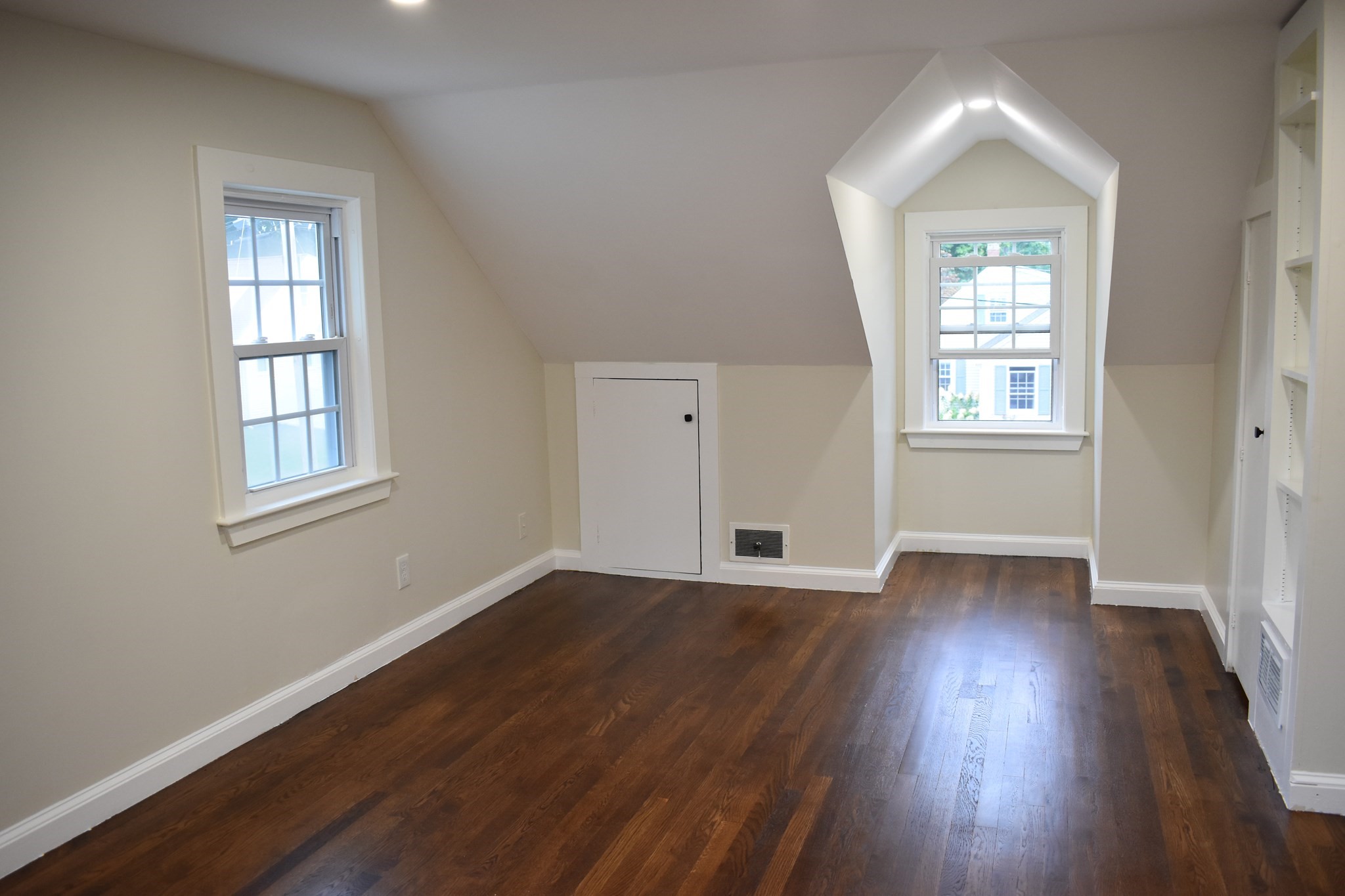 65 Thomas Rd