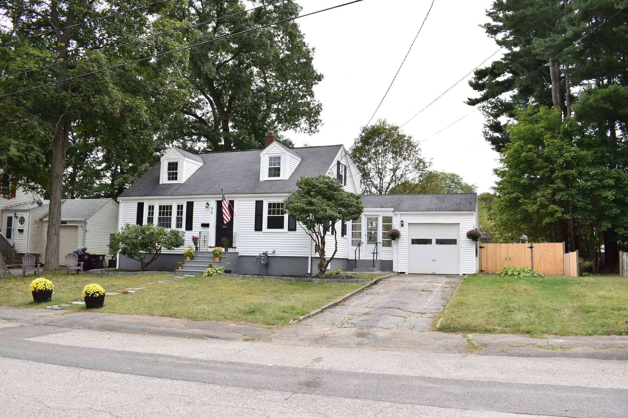 65 Thomas Rd