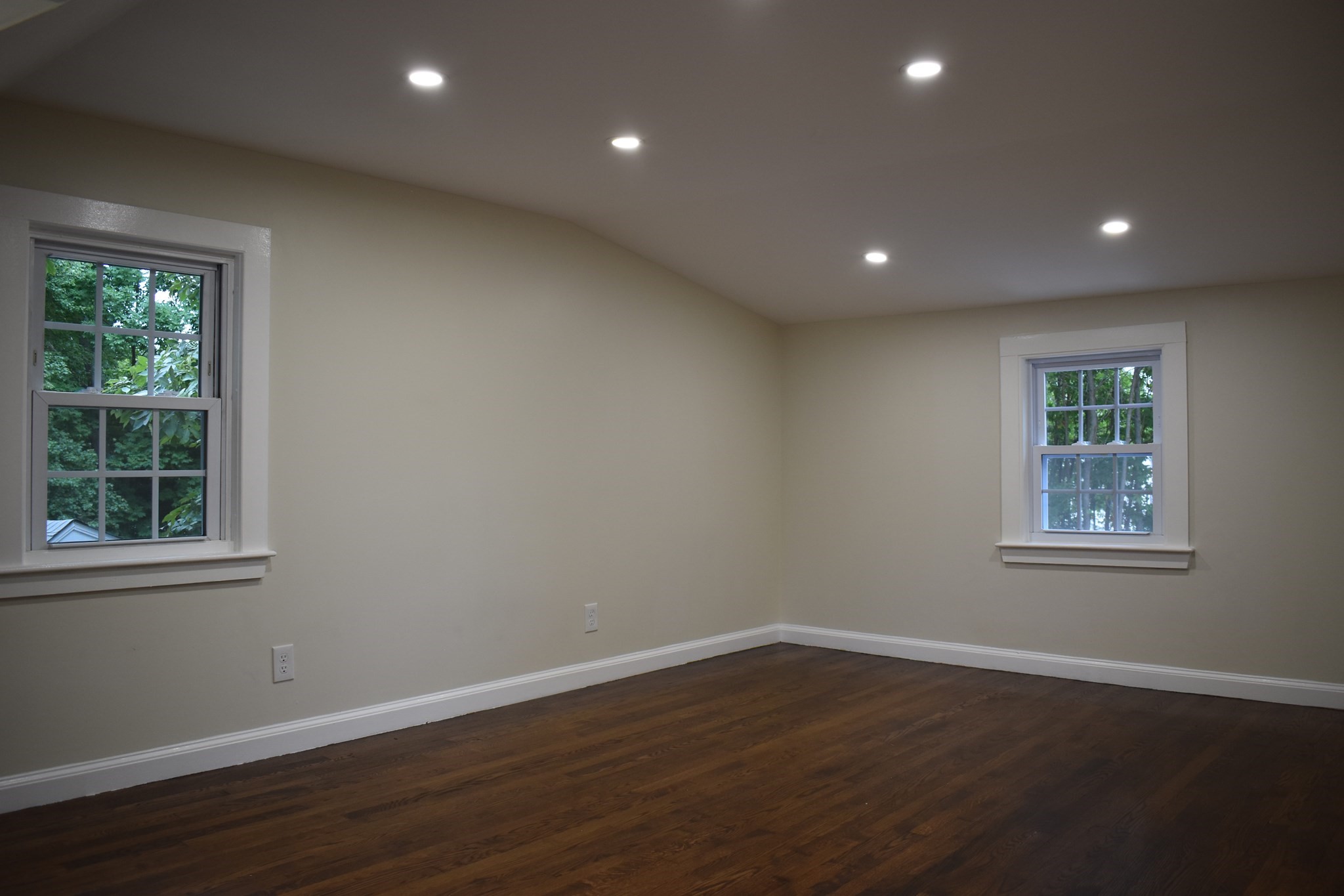 65 Thomas Rd